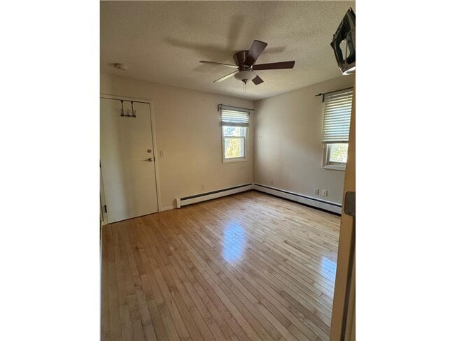 Photo - Bright, Stylish Corner 2 Bedroom Unit in an Awesome Location!