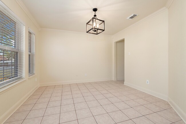 Photo - 1526 Telkwa Dr