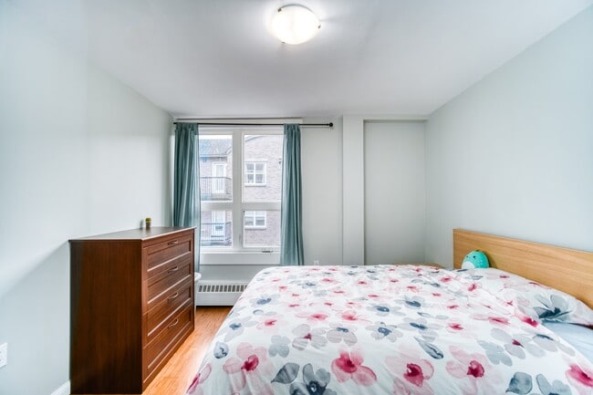 Photo - 5222-5222 Green St Unit 25