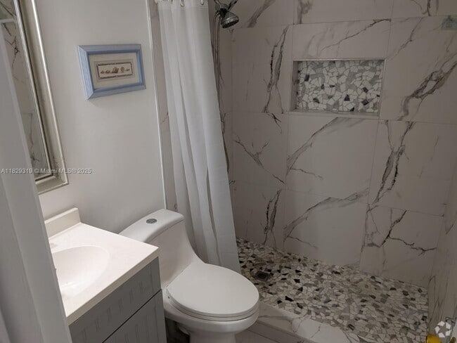 Building Photo - 6201 SW 37th St Unit 203 Rental