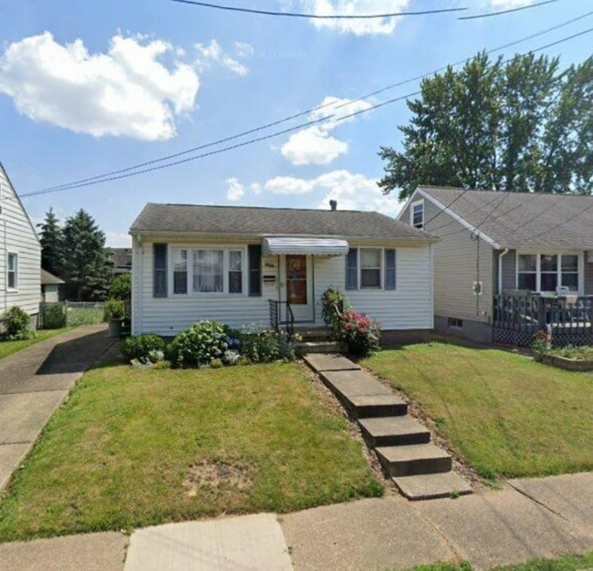 Photo - 735 Vogel Ave NE Casa