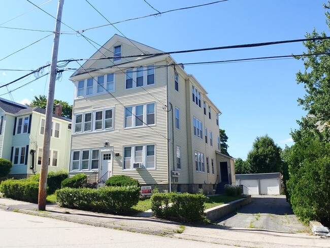 Building Photo - 29 Halmstad St Unit 1
