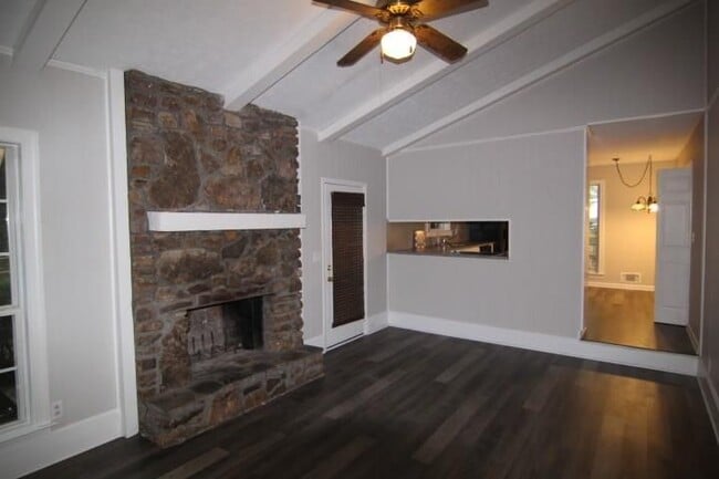 3765 Manor House Dr