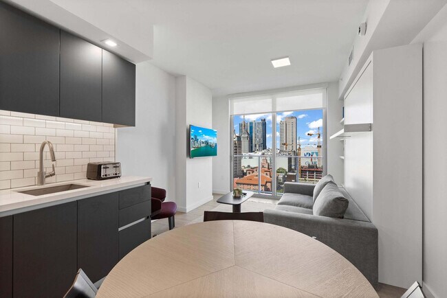 Photo - 227 NE 2nd St Unidad FL15-ID1022592P