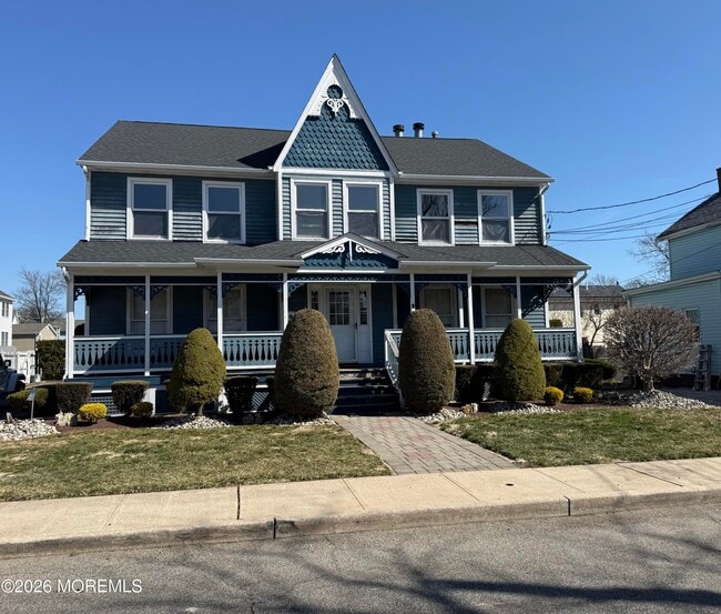 Building Photo - 7 Clinton St