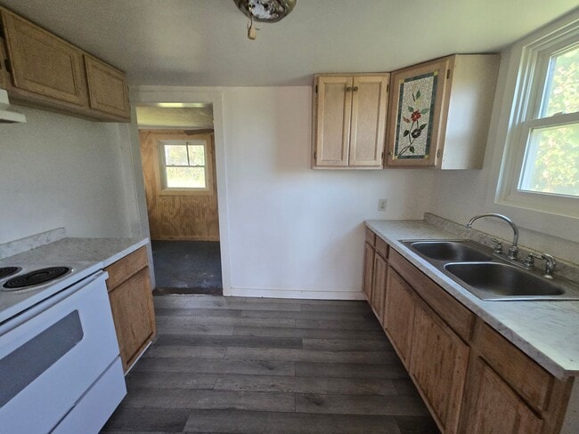 Photo - Lenoir 3/1 Close to J.E. Broyhill Park