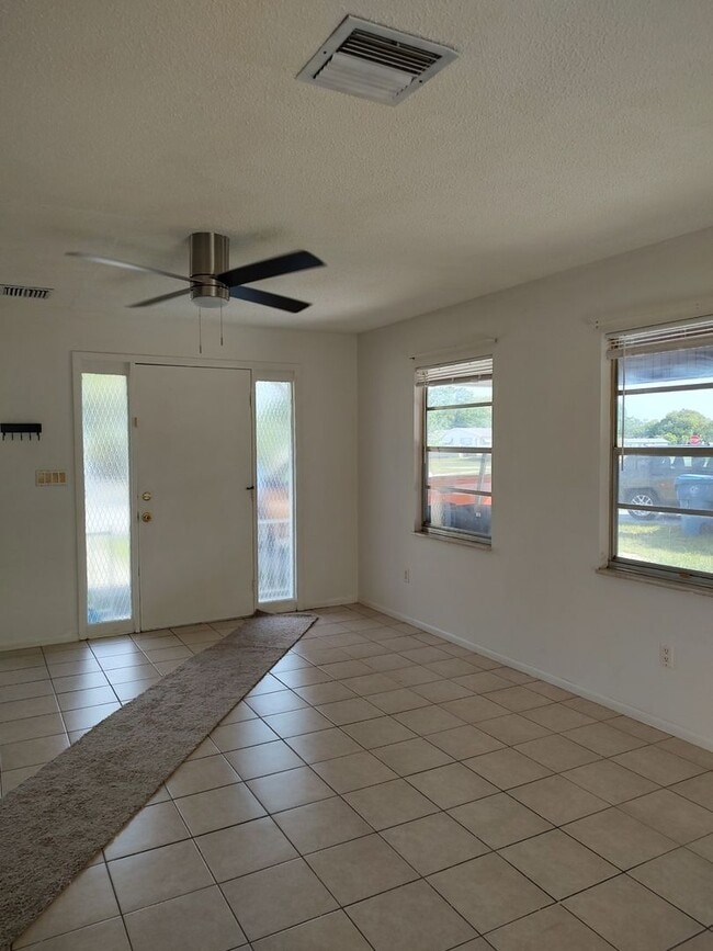 Photo - 2 Bedroom, 1 bath, freshly painted, new appliances