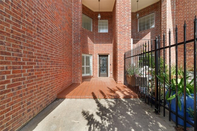 Photo - 1408 S Friendswood Dr