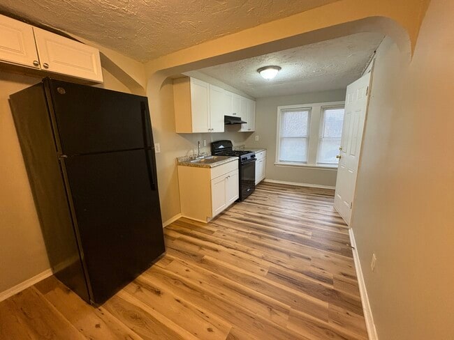 Photo - 10012 Robinson Ave Unit #2