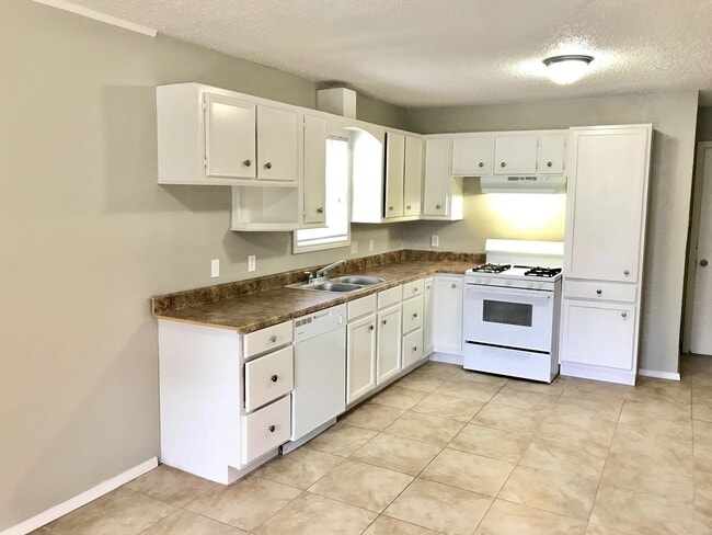 Photo - 8606 Geneva Ave