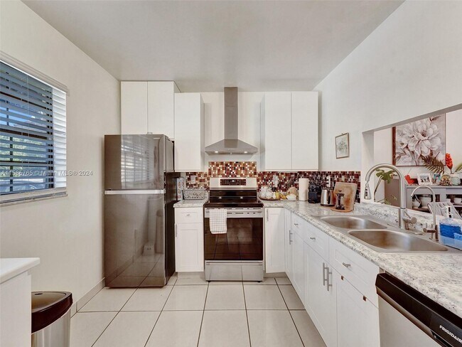 Photo - 1123 NE 210th Ter