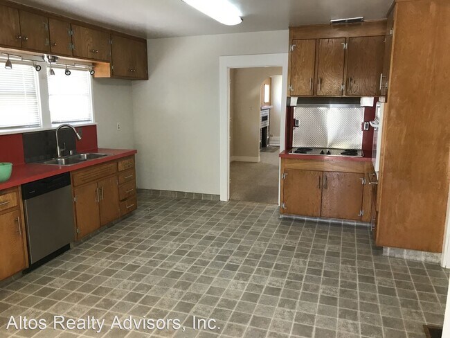 Photo - 2 br, 1.5 bath House - 531 S. Frances Street