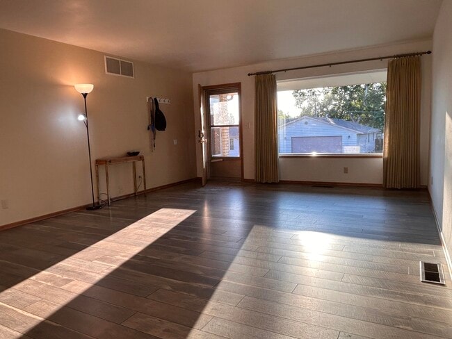 Front entrance into living room - 304 North 37th Avenue Unit 3 Bed 2 Bath