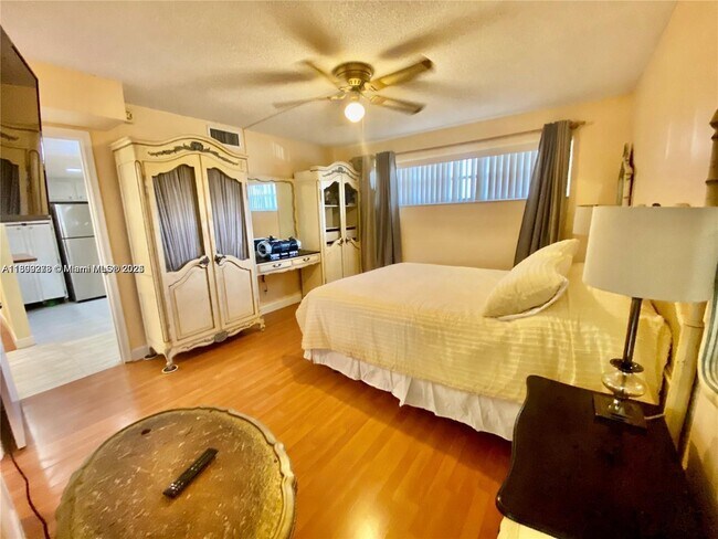 Photo - 671 S Hollybrook Dr Unidad 104