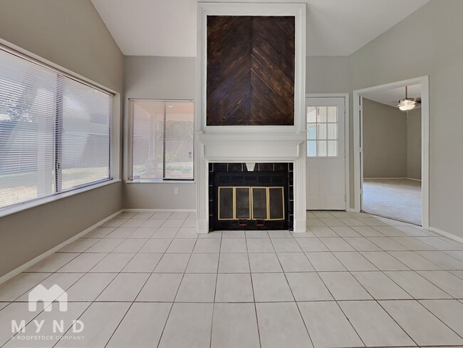 Photo - 10826 Riana Dr