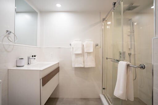 Photo - 306 E 51st St Unidad 4