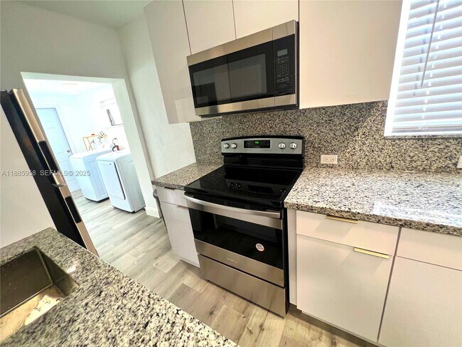 Photo - 140 NW 124th St