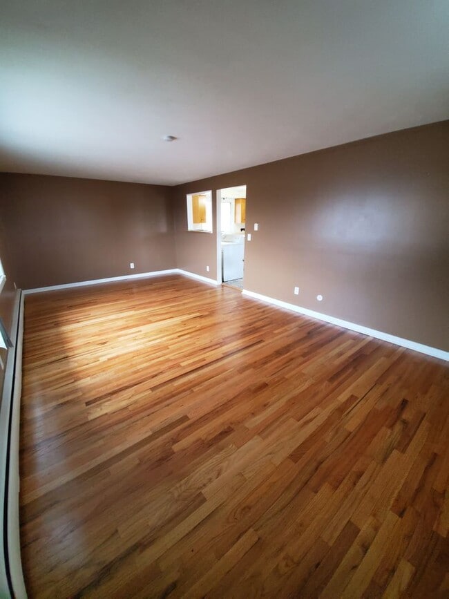 Photo - Charming 2 Bedroom, 1 bath- Lyncourt