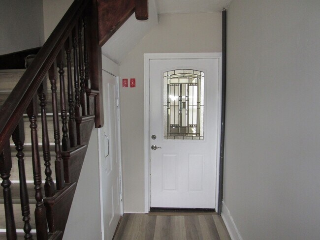 Building Photo - 15 Robillard St Unit 1 Rental