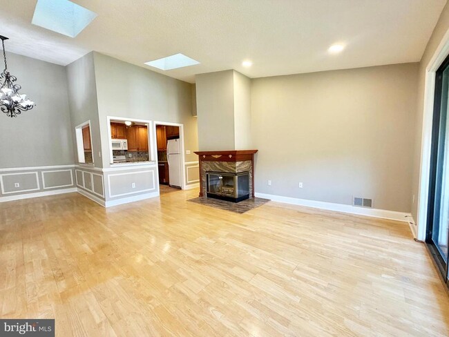Building Photo - 47 Mendrey Ct