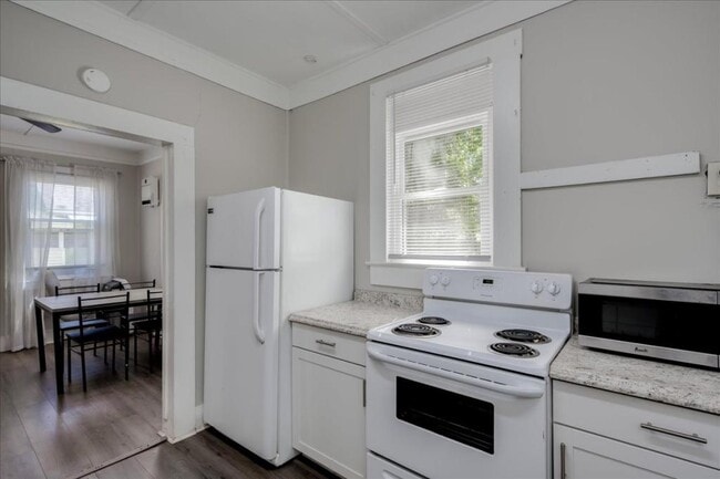 Photo - 2245 Bayvale Rd