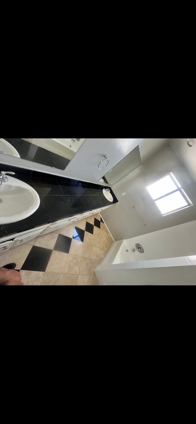 Chateau Barry Apartments