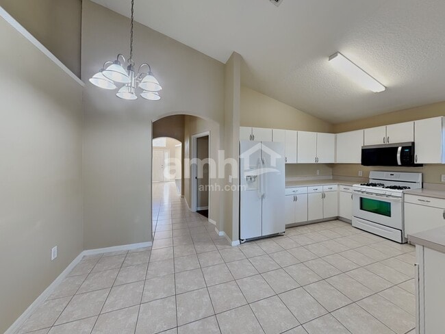 Photo - 6765 Waterton Dr