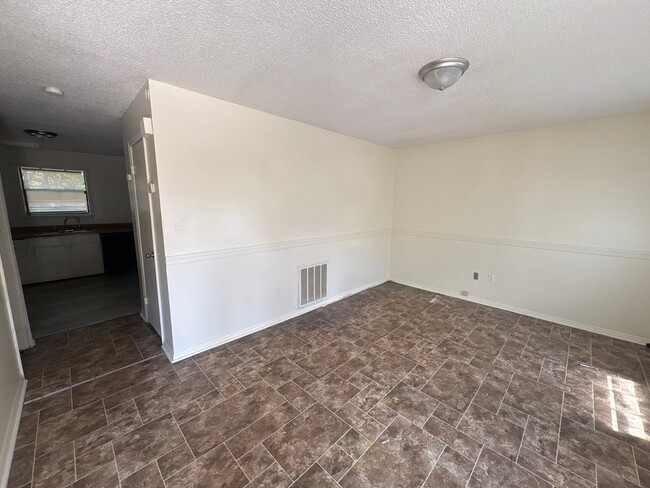 Photo - 131 Carriage Pl Unit Apt 4