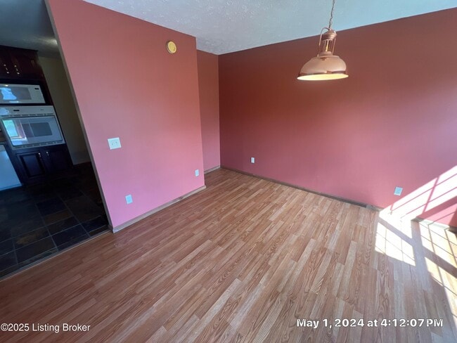 Photo - 230 S Circlecrest Dr