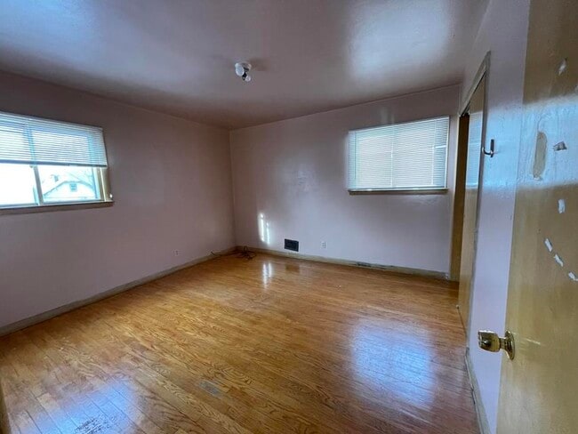 Photo - 4909 N 50th St