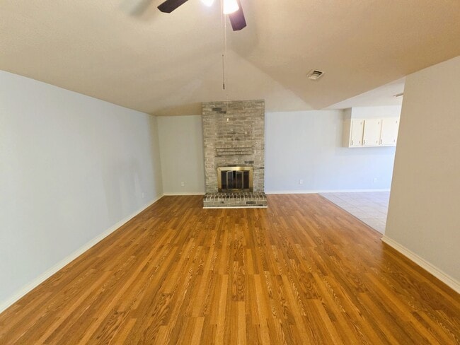 Photo - 5611 Caldicote St