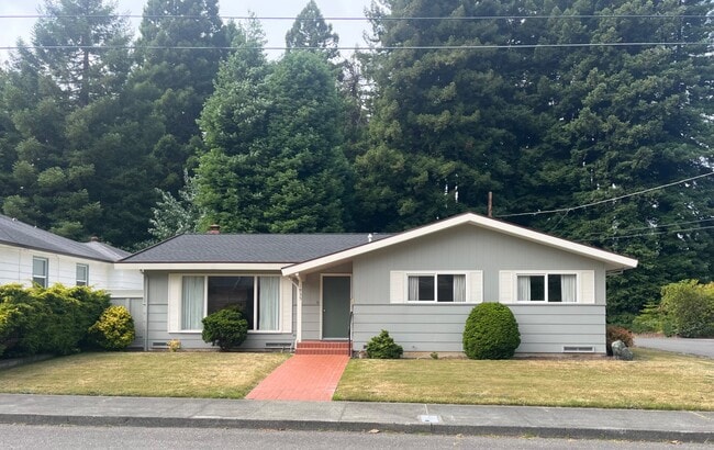 Photo - 1935 Henderson St