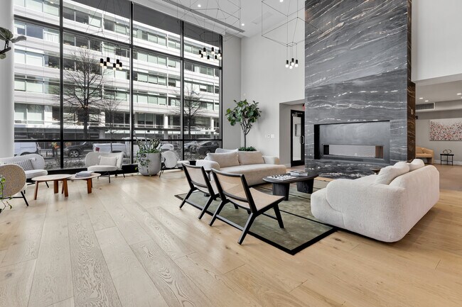 37 L St SE Unit 308