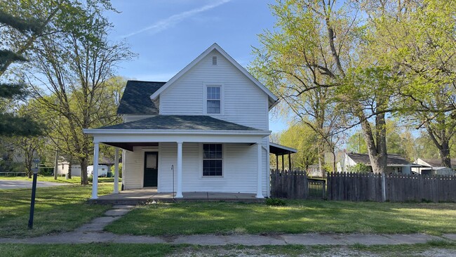Building Photo - BATTLEGROUND... Historic 3 Bedroom 1 Bath House