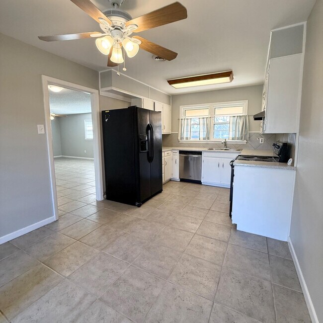 Photo - 2806 54th St