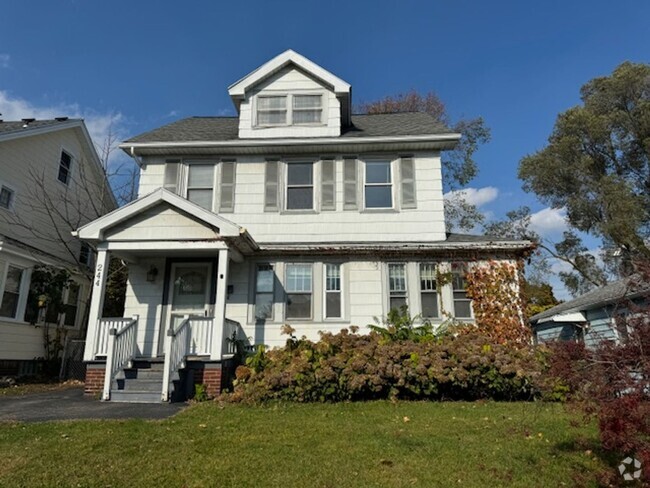 Building Photo - 3 Bedroom - Town of Irondequoit - 2 Car Ga... Rental