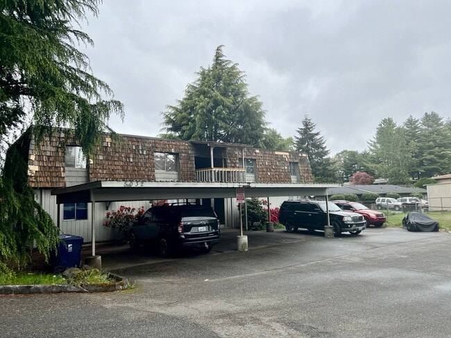 Photo - Upper-Floor Unit in Fourplex near Tacoma Mall