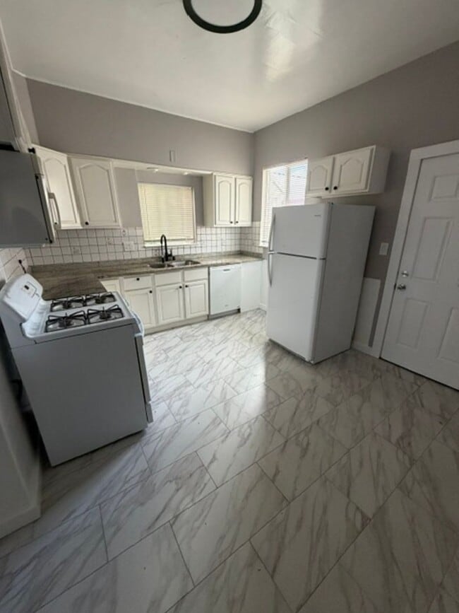 Photo - 3201-3203 West Unit 3201 Lower