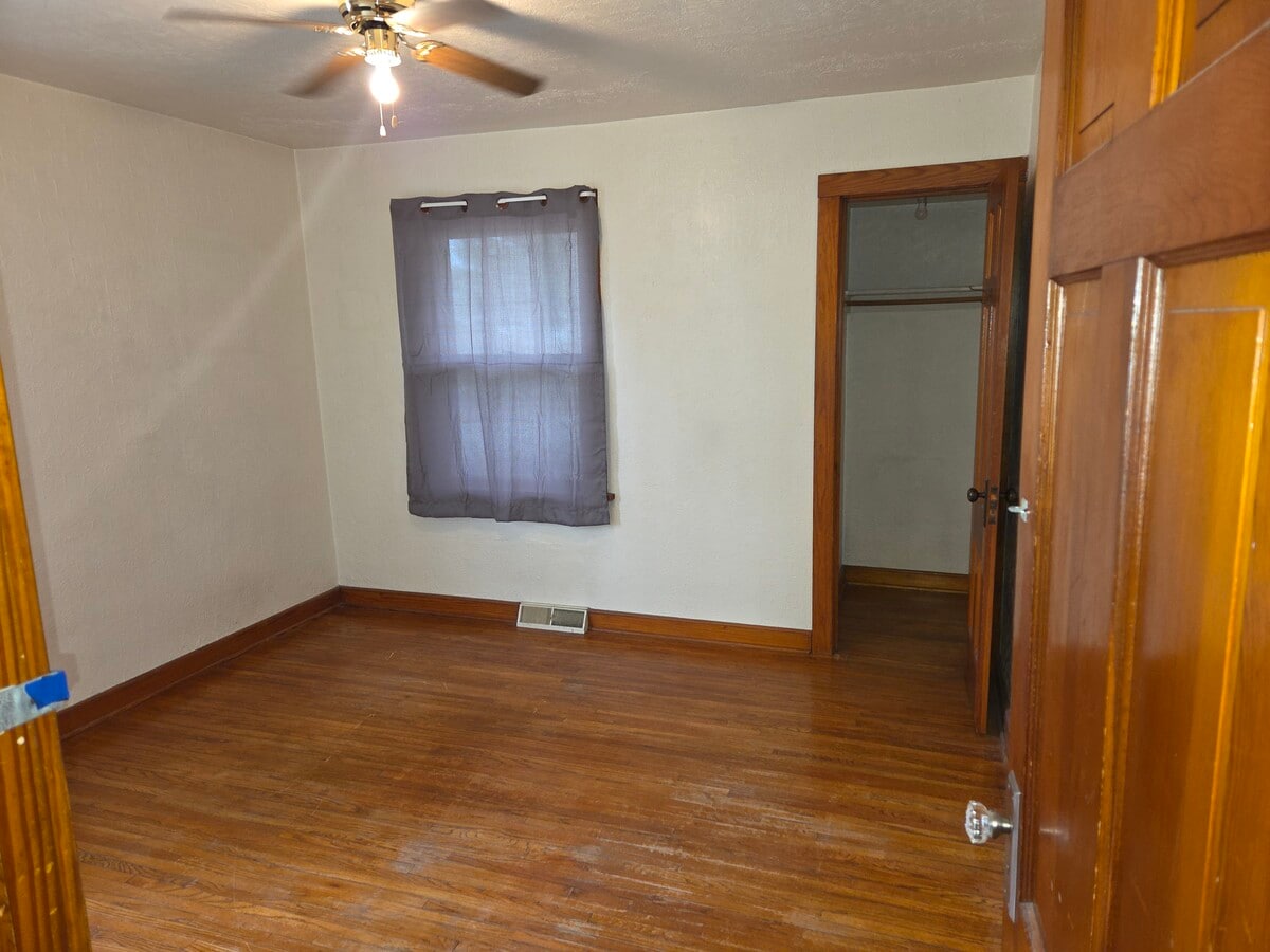 Photo - 300 N Hickory St