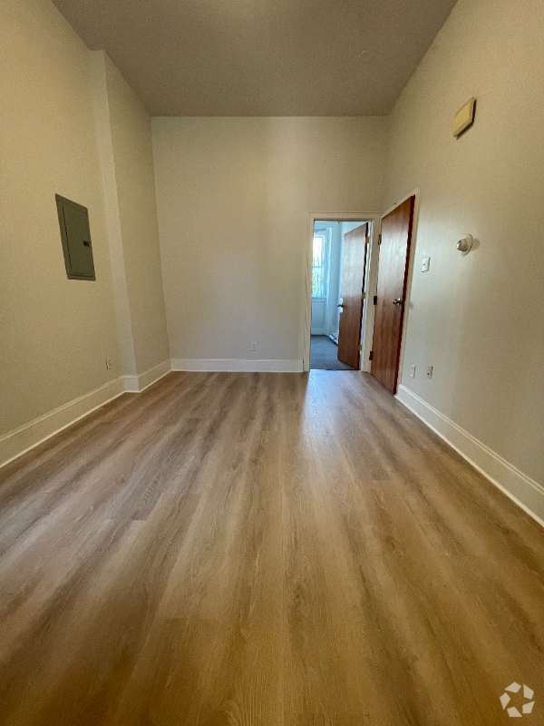 Building Photo - 210 S 41st St Rental