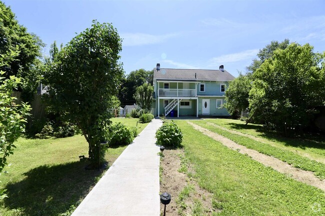 Building Photo - 84 E Main St Rental