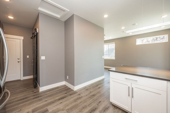 Photo - 745 N Washington Ave Unit Washington302