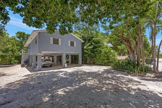 Photo - 139 N Bay Harbor Dr