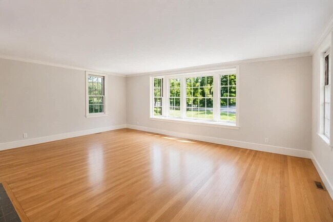 41 Locust Ave