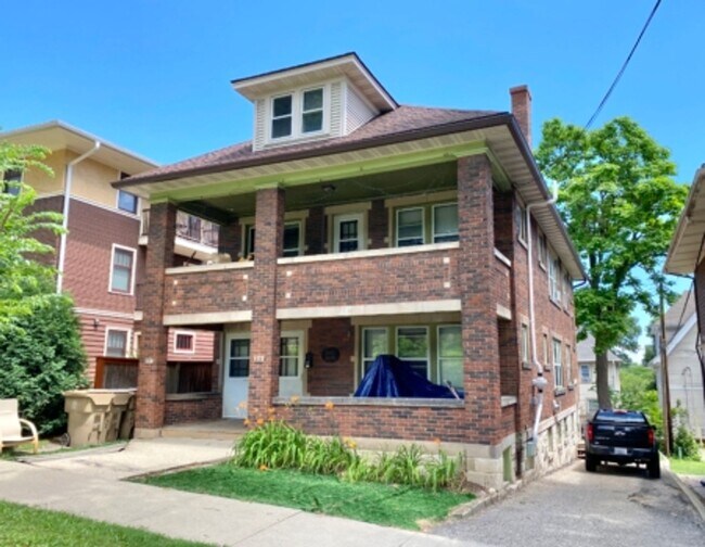 Building Photo - 151 Lathrop St Unit #1,#2,#3 Rental