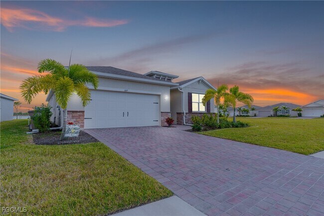 Building Photo - 607 Parkshore Lk Ave