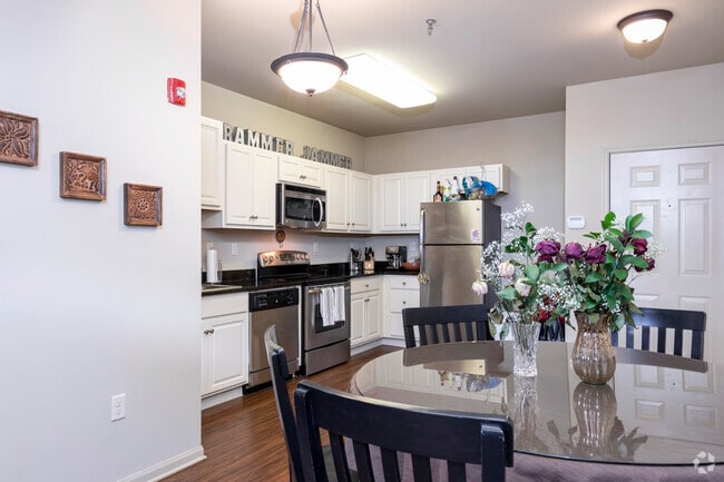 2 beds, 1 bath, 850 – 1,000 sq ft