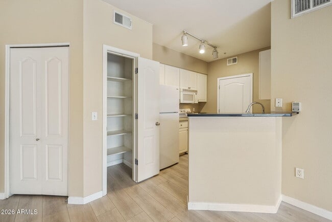 Photo - 1701 E Colter St Unit 234