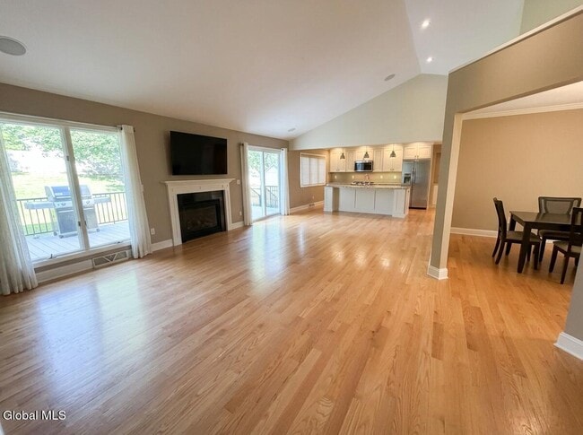 Photo - 53 Huntleigh Dr
