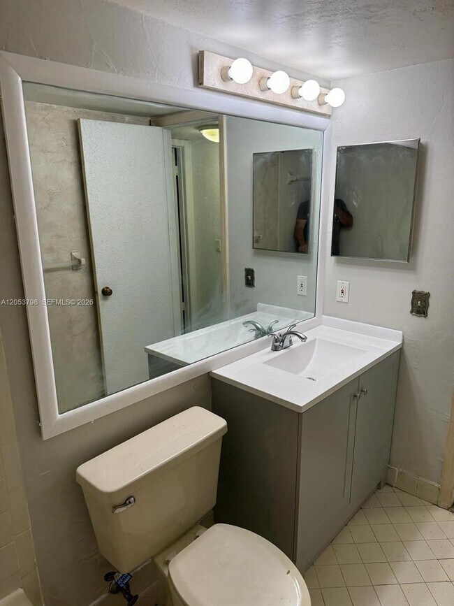 Photo - 112 Lake Emerald Dr Unit 207